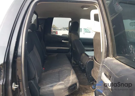 2014 Toyota Tundra Sr5 4.6L V8 z USA, uszkodzony, nr VIN 5TFRM5F17EX069050